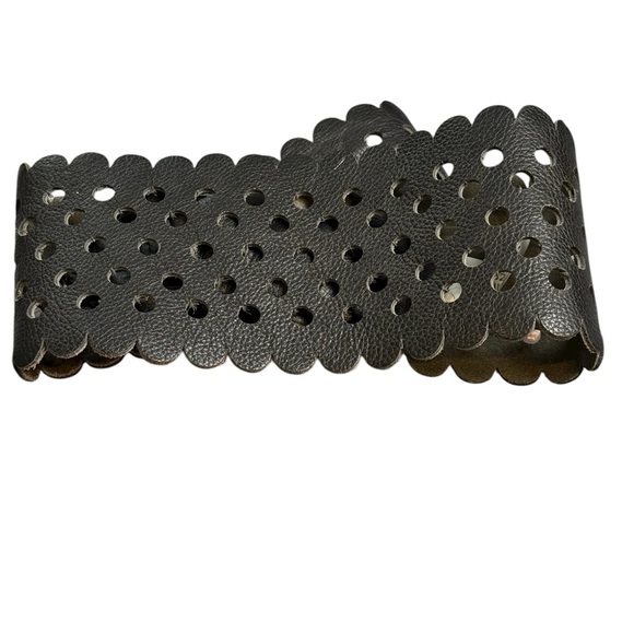 Leather Cutout Wide Belt Black Scalloped Wavy Circular Buckle Sz 34 L - Picture 7 of 8